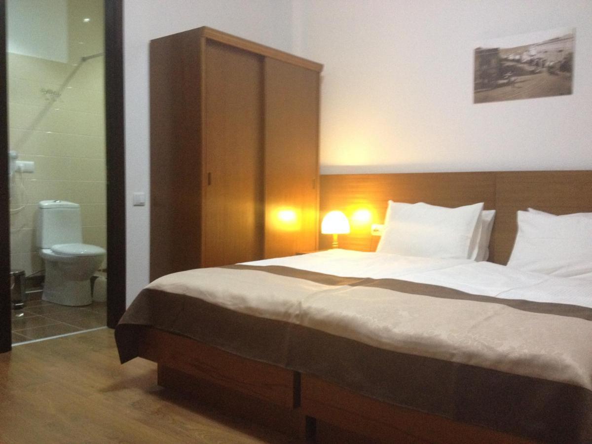 Hotel Club-2100 กูเดาริ ภายนอก รูปภาพ