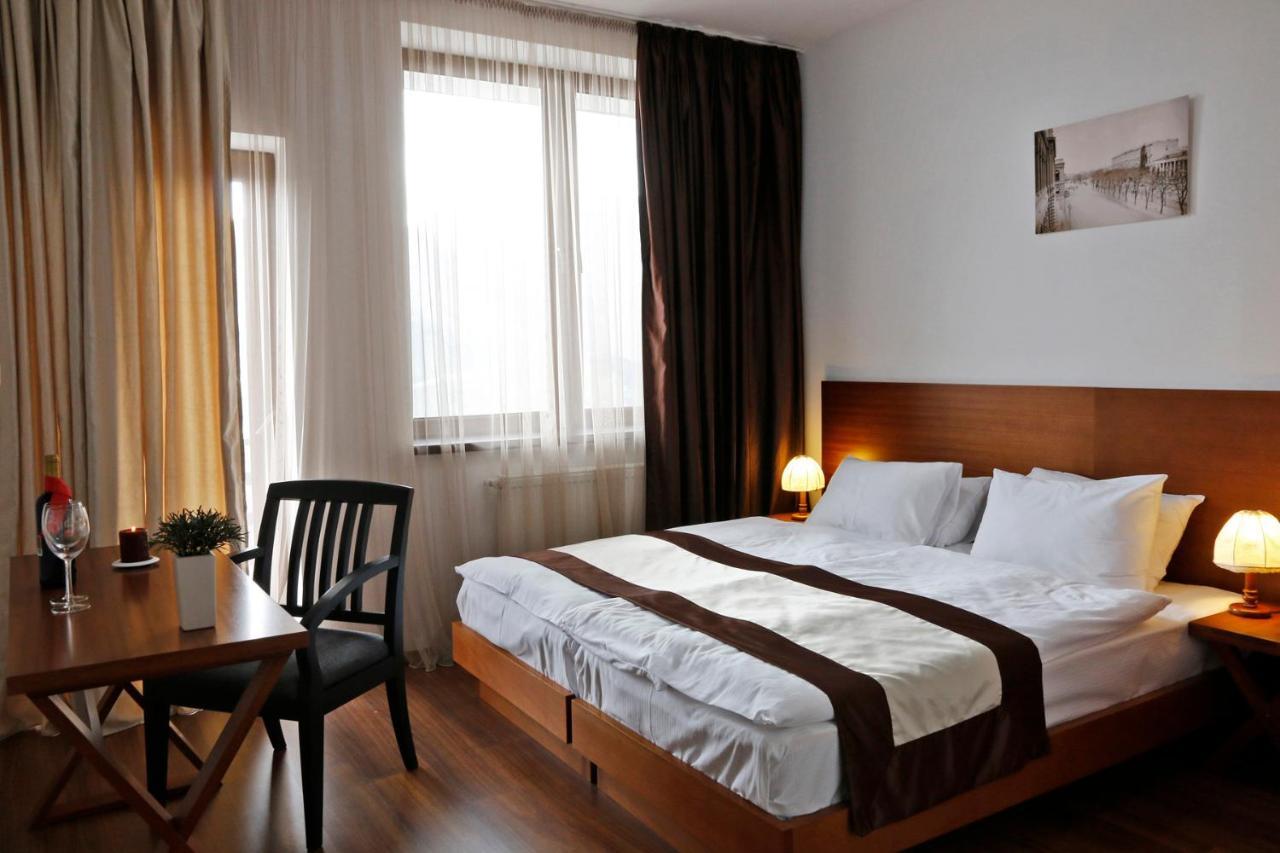 Hotel Club-2100 กูเดาริ ภายนอก รูปภาพ